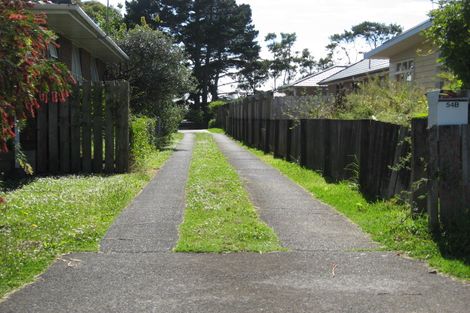 Photo of property in 2 Chipping Dale, Mangere Bridge, Auckland, 2022