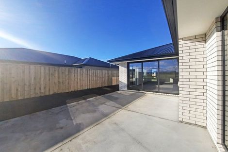 Photo of property in 27 Mehrtens Crescent, Woodend, 7691