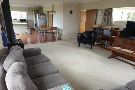 Photo of property in 15 Eyre Street, Henderson, Auckland, 0612