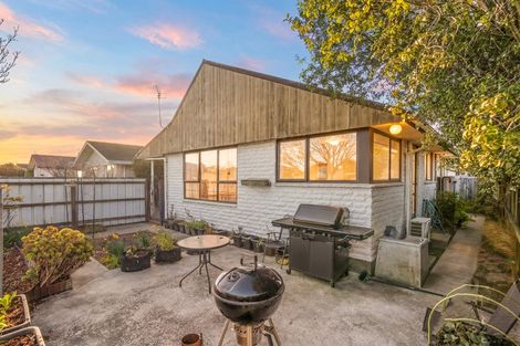 Photo of property in 1/172 Sawyers Arms Road, Bishopdale, Christchurch, 8053