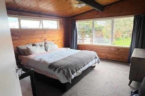 Photo of property in 70 Cypress Drive, Maungaraki, Lower Hutt, 5010