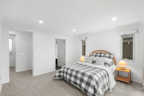Photo of property in 17 Cunneen Place, Aidanfield, Christchurch, 8025