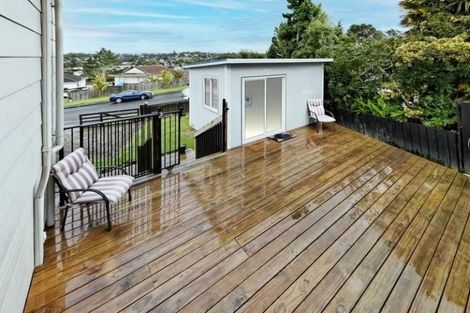 Photo of property in 32 Glenbervie Crescent, Massey, Auckland, 0614