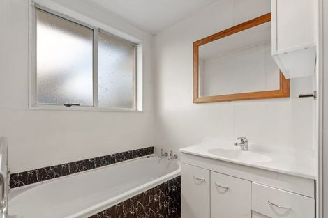 Photo of property in 2/28 Prestons Road, Redwood, Christchurch, 8051