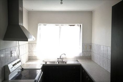 Photo of property in 2/320 Pakuranga Road, Pakuranga Heights, Auckland, 2010