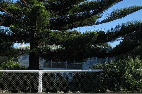 Photo of property in 36 Martin Road, Paraparaumu Beach, Paraparaumu, 5032