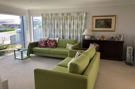 Photo of property in 88a/1 Endeavour Drive, Whitby, Porirua, 5024
