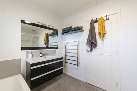 Photo of property in 12 Resthill Crescent, Glenview, Hamilton, 3206
