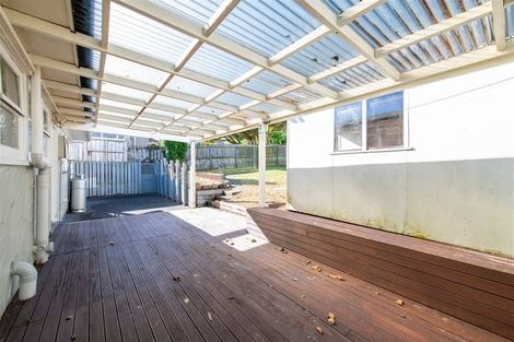 Photo of property in 68 Vodanovich Road, Te Atatu South, Auckland, 0610