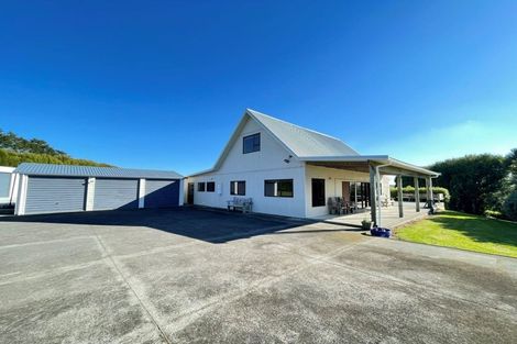 Photo of property in 2 Arthur Road, Paraite, New Plymouth, 4373