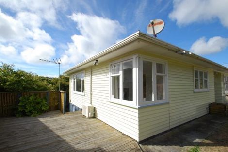 Photo of property in 127 Broderick Road, Johnsonville, Wellington, 6037