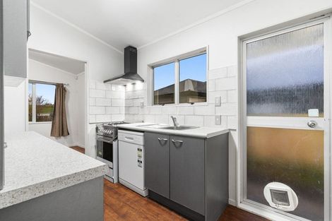 Photo of property in 25 Pukeroa Place, Papakura, 2110
