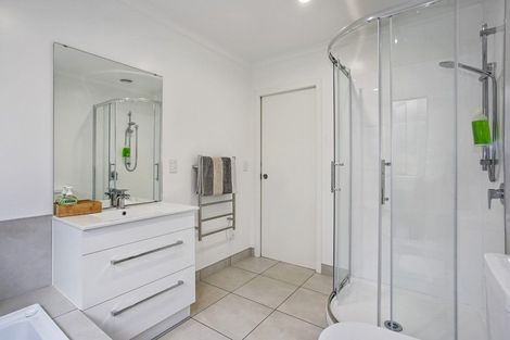 Photo of property in 6 Rees Way, Tuakau, 2121