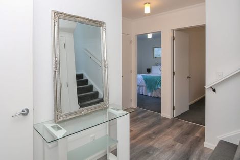 Photo of property in 33u2 Hawker Street, Mount Victoria, Wellington, 6011