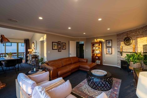 Photo of property in 56 Kakariki Grove, Waikanae, 5036