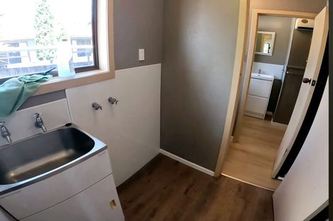 Photo of property in 4 Crescent Court, Melville, Hamilton, 3206