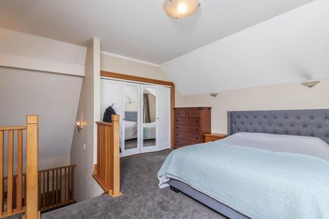 Photo of property in 210 Oriental Parade, Oriental Bay, Wellington, 6011