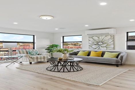 Photo of property in 11 Tawapou Close, Massey, 0614
