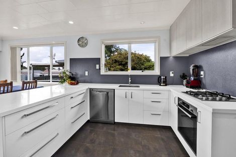 Photo of property in 18 Oberon Street, Stratford, 4332