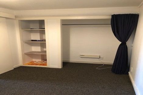 Photo of property in 82 Rolleston Street, Mount Cook, Wellington, 6021