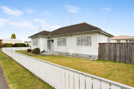 Photo of property in 27 Roberts Avenue, Aramoho, Whanganui, 4500