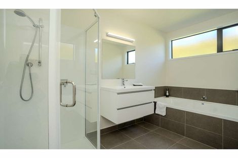 Photo of property in 11 Cochrane Drive, Kerikeri, 0230