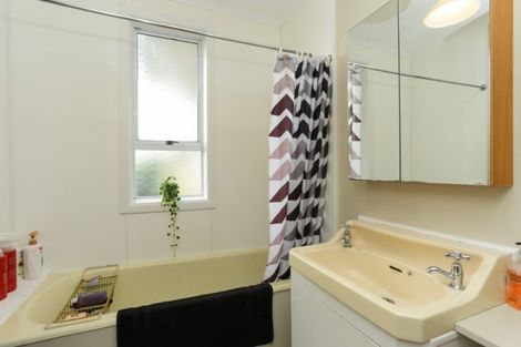 Photo of property in 43 Racecourse Road, Waipukurau, 4200