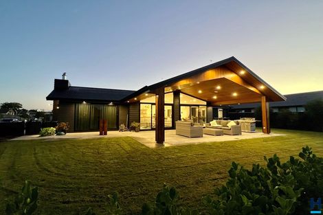 Photo of property in 4 Puketutu Grove, Motueka, 7120