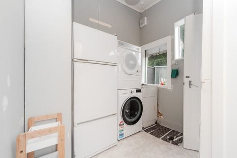 Photo of property in 24 Luxford Street, Berhampore, Wellington, 6023