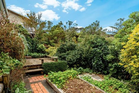 Photo of property in 4 Flint Way, Northland, Wellington, 6012