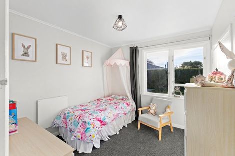 Photo of property in 1 Battersea Place, Roslyn, Palmerston North, 4414
