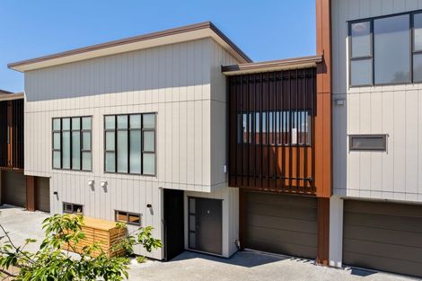 Photo of property in 729 Massey Road, Mangere, Auckland, 2022