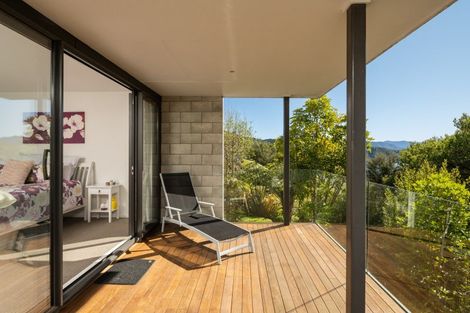 Photo of property in 27 Amelia Crescent, Waikawa, Picton, 7220
