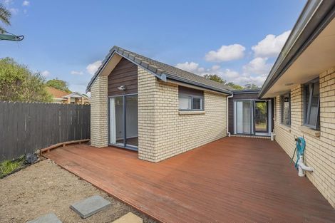 Photo of property in 56 Lothian Brae, Wattle Downs, Auckland, 2103