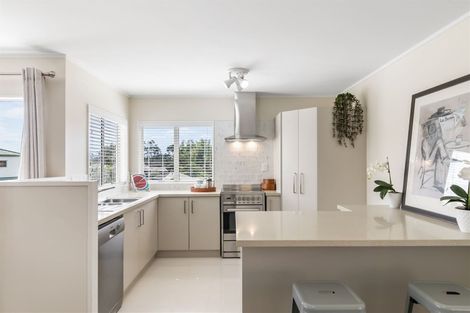 Photo of property in 10 Pelican Lane, Unsworth Heights, Auckland, 0632