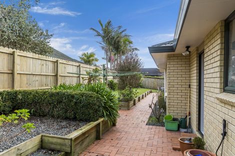 Photo of property in 69 Lothian Brae, Wattle Downs, Auckland, 2103