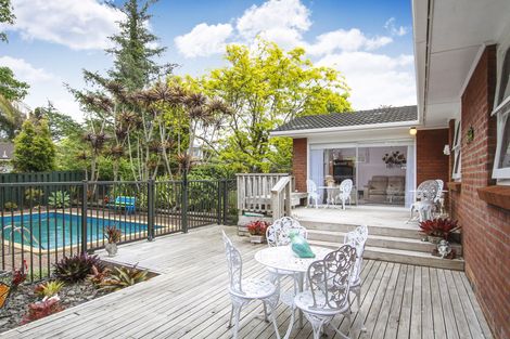 Photo of property in 10 Crompton Road, Massey, Auckland, 0614