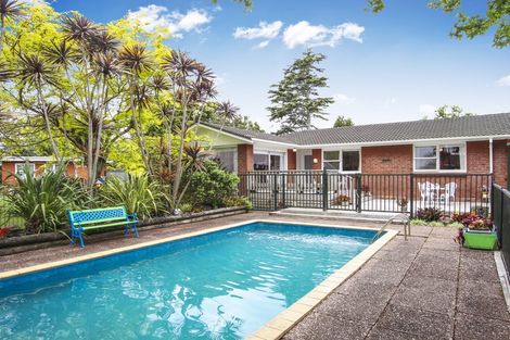 Photo of property in 10 Crompton Road, Massey, Auckland, 0614