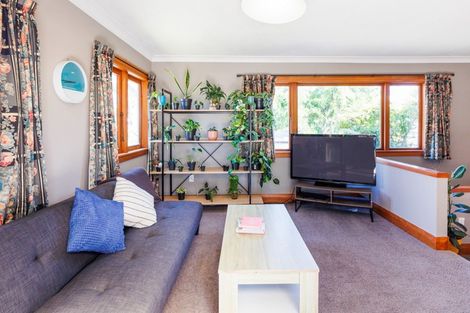 Photo of property in 28 Karina Terrace, Roslyn, Palmerston North, 4414