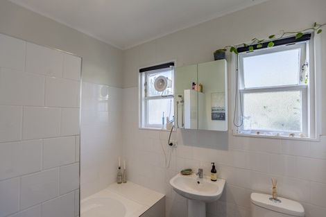 Photo of property in 13 Harker Street, Waipawa, 4210