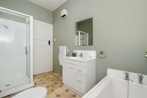 Photo of property in 130 Middlepark Road, Sockburn, Christchurch, 8042