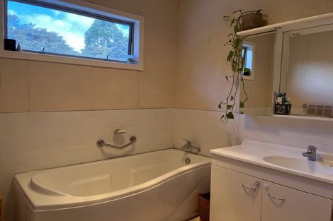 Photo of property in 318 Huia Road, Titirangi, Auckland, 0604