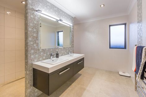 Photo of property in 15 Breton Close, Northwood, Christchurch, 8051