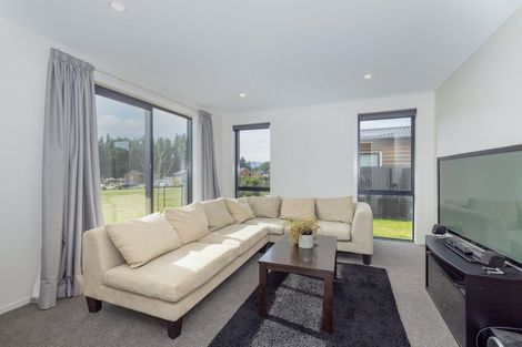 Photo of property in 5 Mount Creighton Crescent, Wanaka, 9305