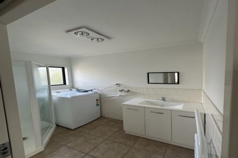 Photo of property in 4 Ridgemount Rise, Mangere Bridge, Auckland, 2022
