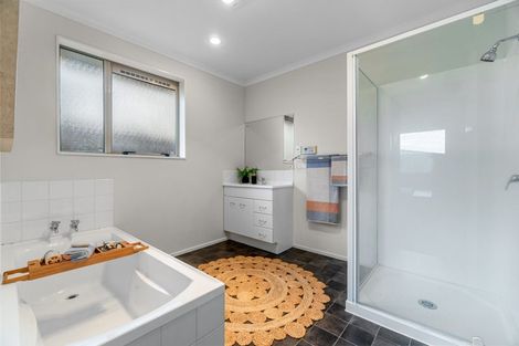 Photo of property in 6 Antrim Place, Nawton, Hamilton, 3200