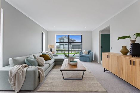 Photo of property in 11 Taikura Avenue, Red Beach, 0932