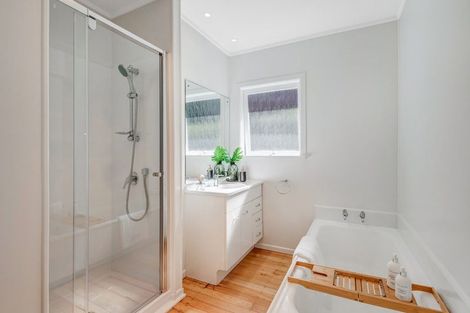 Photo of property in 1/56 Potter Avenue, Northcote, Auckland, 0627