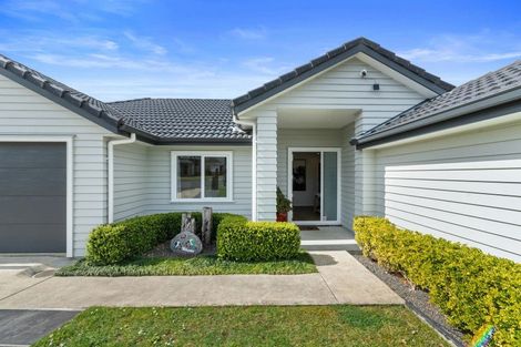 Photo of property in 2 Nikau Way, Riverhead, 0820