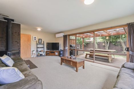 Photo of property in 6 Foster Place, Rangiora, 7400